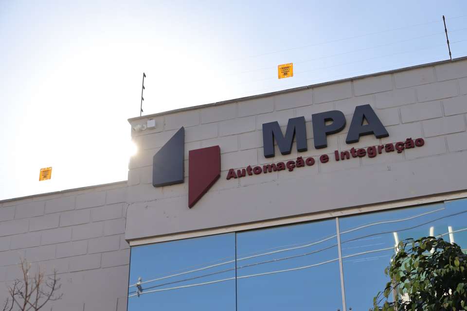 IMG ()